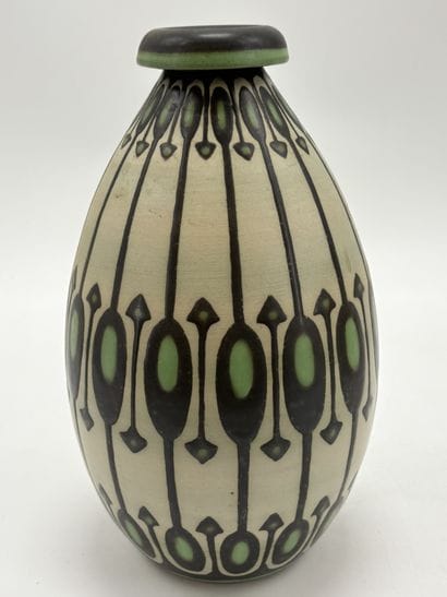 Charles CATTEAU (1880-1966). Vase Boch Keramis...
