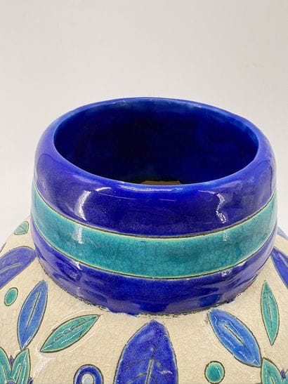 Charles CATTEAU (1880-1966). Vase Boch Keramis...