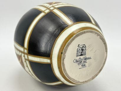 Charles CATTEAU (1880-1966). Vase Boch Keramis...