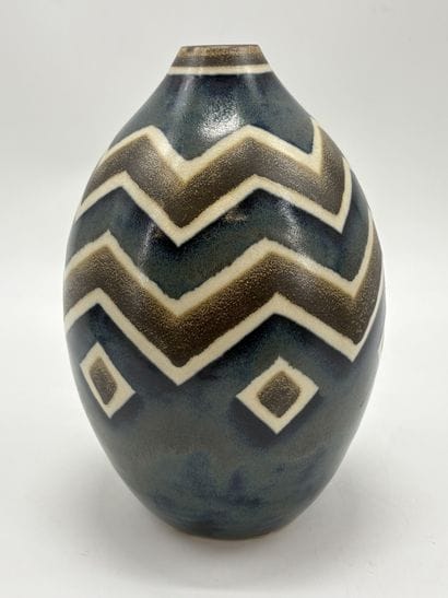 Charles CATTEAU (1880-1966). Vase Boch Keramis...
