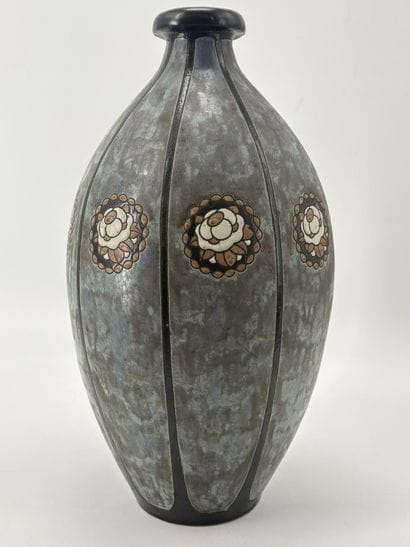 Charles CATTEAU (1880-1966). Vase Boch Keramis...