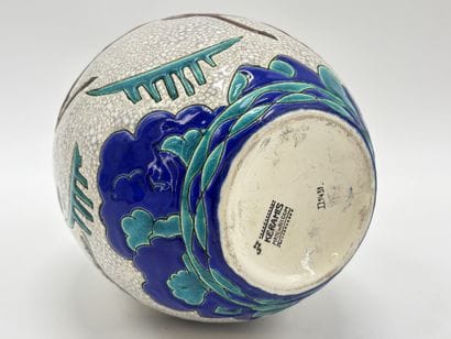 Charles CATTEAU (1880-1966). Vase Boch Keramis...