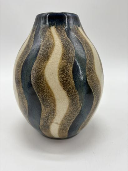 Charles CATTEAU (1880-1966). Vase Boch Keramis...