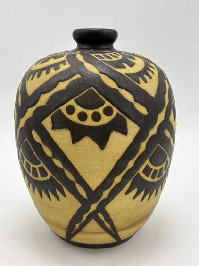 Charles CATTEAU (1880-1966). Vase Boch Keramis...