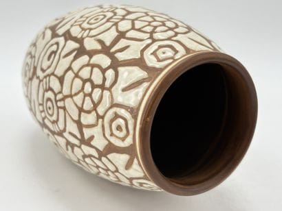 Charles CATTEAU (1880-1966). Vase Boch Keramis...