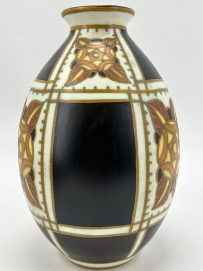 Charles CATTEAU (1880-1966). Vase Boch Keramis...