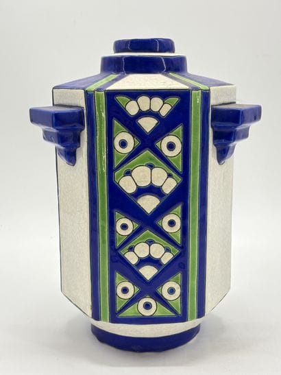 Charles CATTEAU (1880-1966). Vase Boch Keramis...