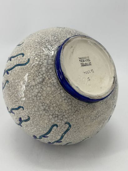 Charles CATTEAU (1880-1966). Vase Boch Keramis...