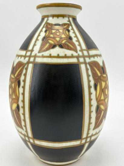 Charles CATTEAU (1880-1966). Vase Boch Keramis...