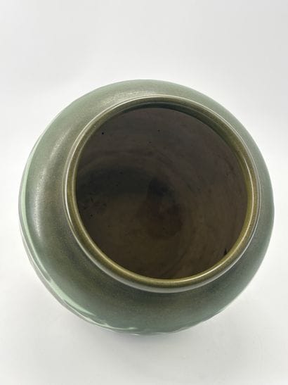 Charles CATTEAU (1880-1966). Rarissime vase...