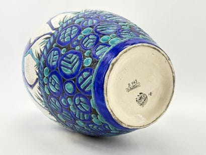 Charles CATTEAU (1880-1966). Vase Boch Keramis...
