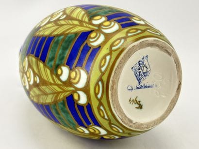 Charles CATTEAU (1880-1966). Vase Boch Keramis...