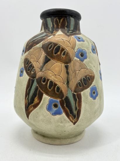 Charles CATTEAU (1880-1966). Vase Boch Keramis...