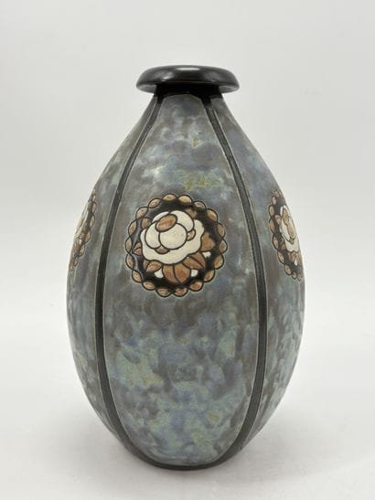 Charles CATTEAU (1880-1966). Vase Boch Keramis...