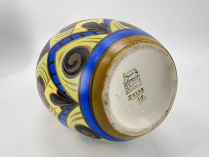 Charles CATTEAU (1880-1966). Vase Boch Keramis...