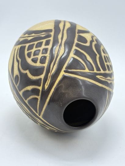 Charles CATTEAU (1880-1966). Vase Boch Keramis...