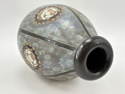 Charles CATTEAU (1880-1966). Vase Boch Keramis...