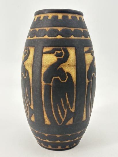 Charles CATTEAU (1880-1966). Vase Boch Keramis...