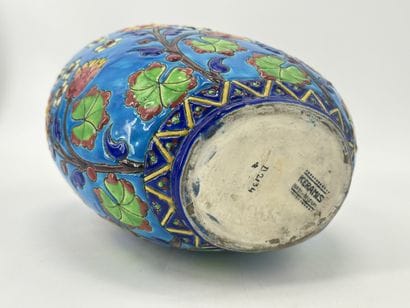 Charles CATTEAU (1880-1966). Vase Boch Keramis...