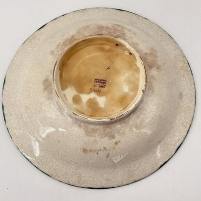Charles CATTEAU (1880-1966). Grand plat creux...