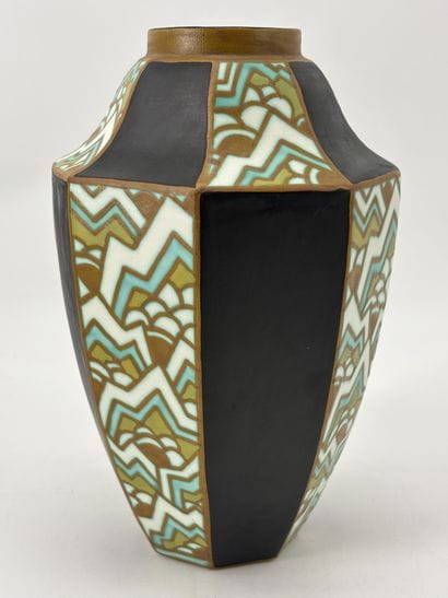 Charles CATTEAU (1880-1966). Vase Boch Keramis...