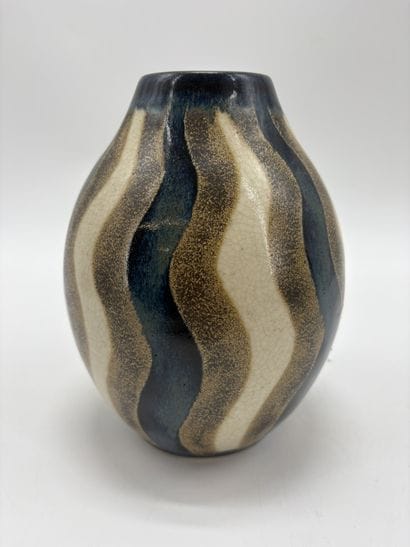 Charles CATTEAU (1880-1966). Vase Boch Keramis...