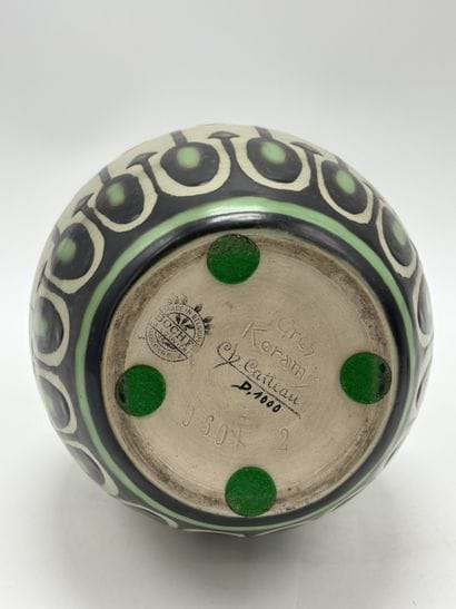 Charles CATTEAU (1880-1966). Vase Boch Keramis...