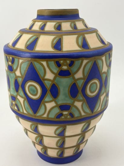 Charles CATTEAU (1880-1966). Vase Boch Keramis...
