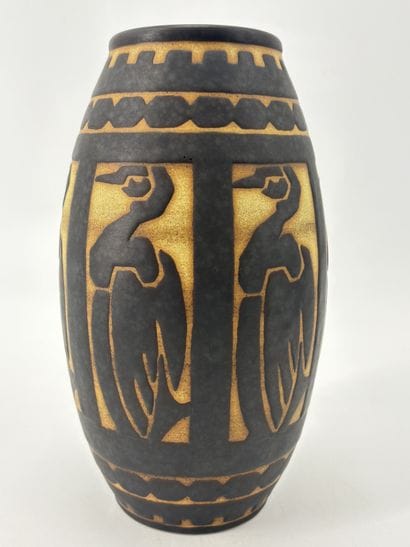 Charles CATTEAU (1880-1966). Vase Boch Keramis...