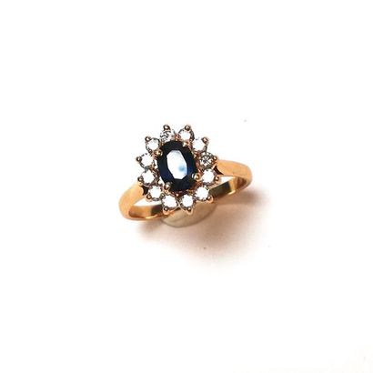 157 BIS. BAGUE marguerite en or jaune 18k...