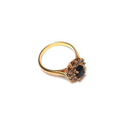 157 BIS. BAGUE marguerite en or jaune 18k...