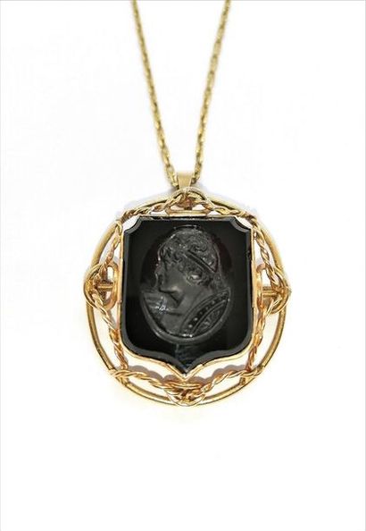 CHAINE en or 18K (750/°°), maille gourmette...