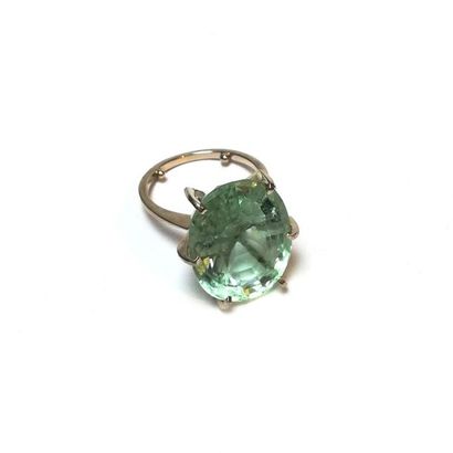 205 BIS. BAGUE en or gris 18k (750/°°) sertie...