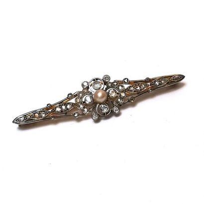 BROCHE ancienne en or jaune 18k (750/°°)...