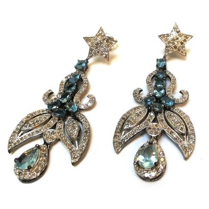 PAIRE DE PENDANTS d'oreilles en argent 925/°°...