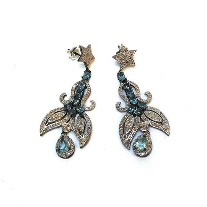 PAIRE DE PENDANTS d'oreilles en argent 925/°°...