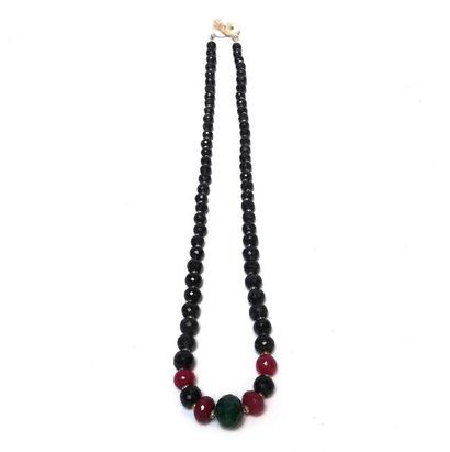 COLLIER composé en alternance de perles de...