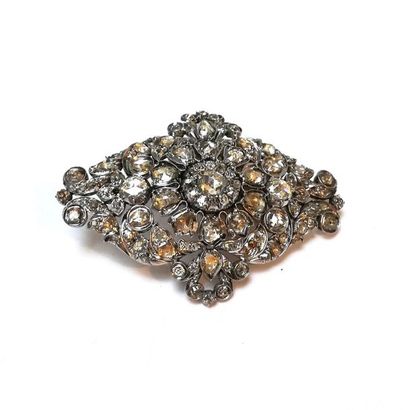 ELEMENT DE PARURE en or gris 18k (750/°°)...