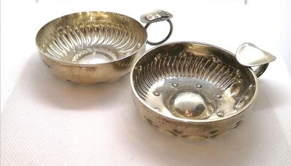 ENSEMBLE DE 2 TASTEVINS en argent Poinçon...