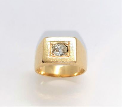 CHEVALIERE de dame en en or jaune 18K (750/°°),...