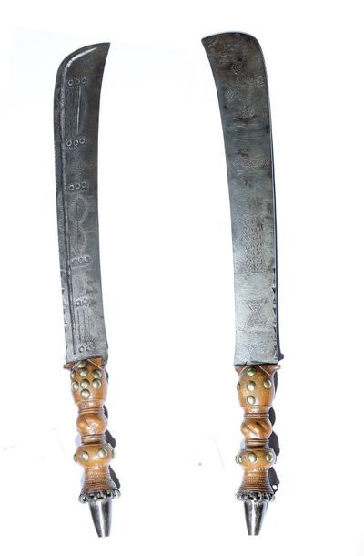 Knife

Knife with a slightly curved blade,...