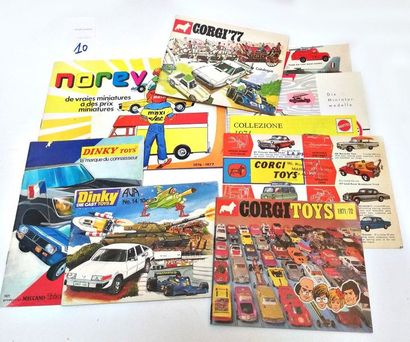 Ensemble de 9 catalogues commerciaux dont...