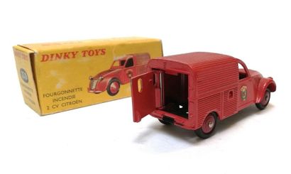 DINKY TOYS FRANCE

Fourgonnette incendie...