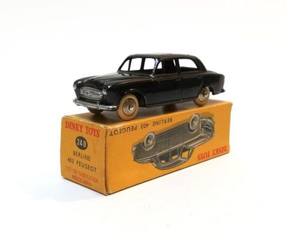 DINKY TOYS FRANCE

Peugeot 403 berline noire...