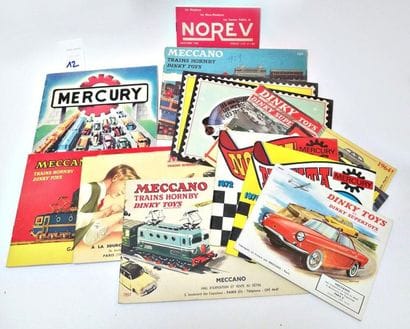 Ensemble de 13 catalogues commerciaux et...