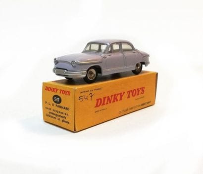 DINKY TOYS FRANCE

Panhard PL17 parme 547

N...