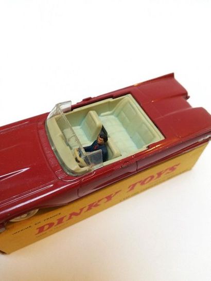 DINKY TOYS FRANCE 

Ford 
