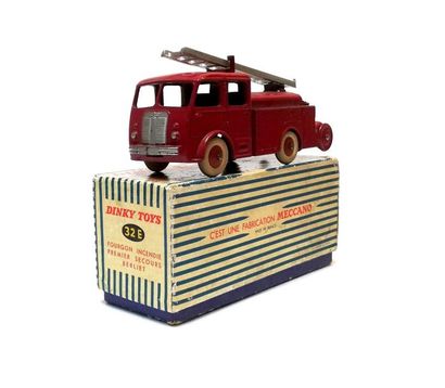 DINKY TOYS FRANCE

Berliet Fourgon incendie...