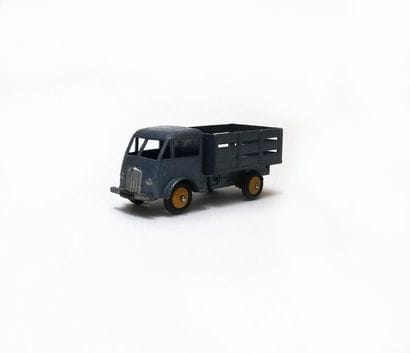 DINKY TOYS FRANCE

Ford bétaillère bleu métallisé...