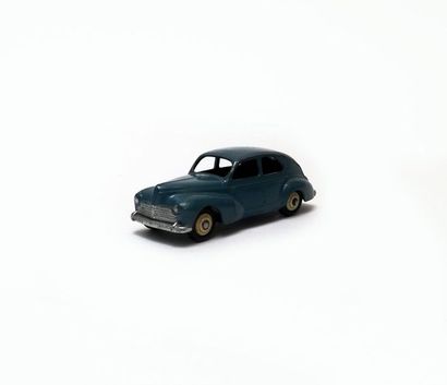 DINKY TOYS FRANCE

Peugeot 203 berline bleue...